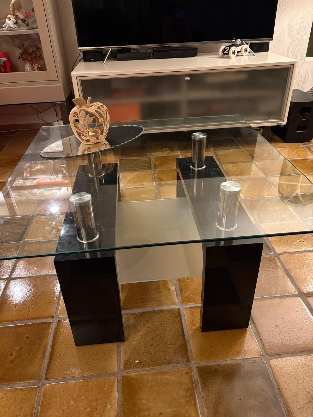 Moderne glazen salontafel met zwart accenten, Huis en Inrichting, Ophalen, 50 – 75, Gebruikt, Glas