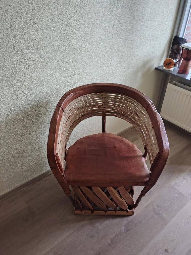 Mooie bruine Mexicaanse stoel, Ophalen, Zo goed als nieuw