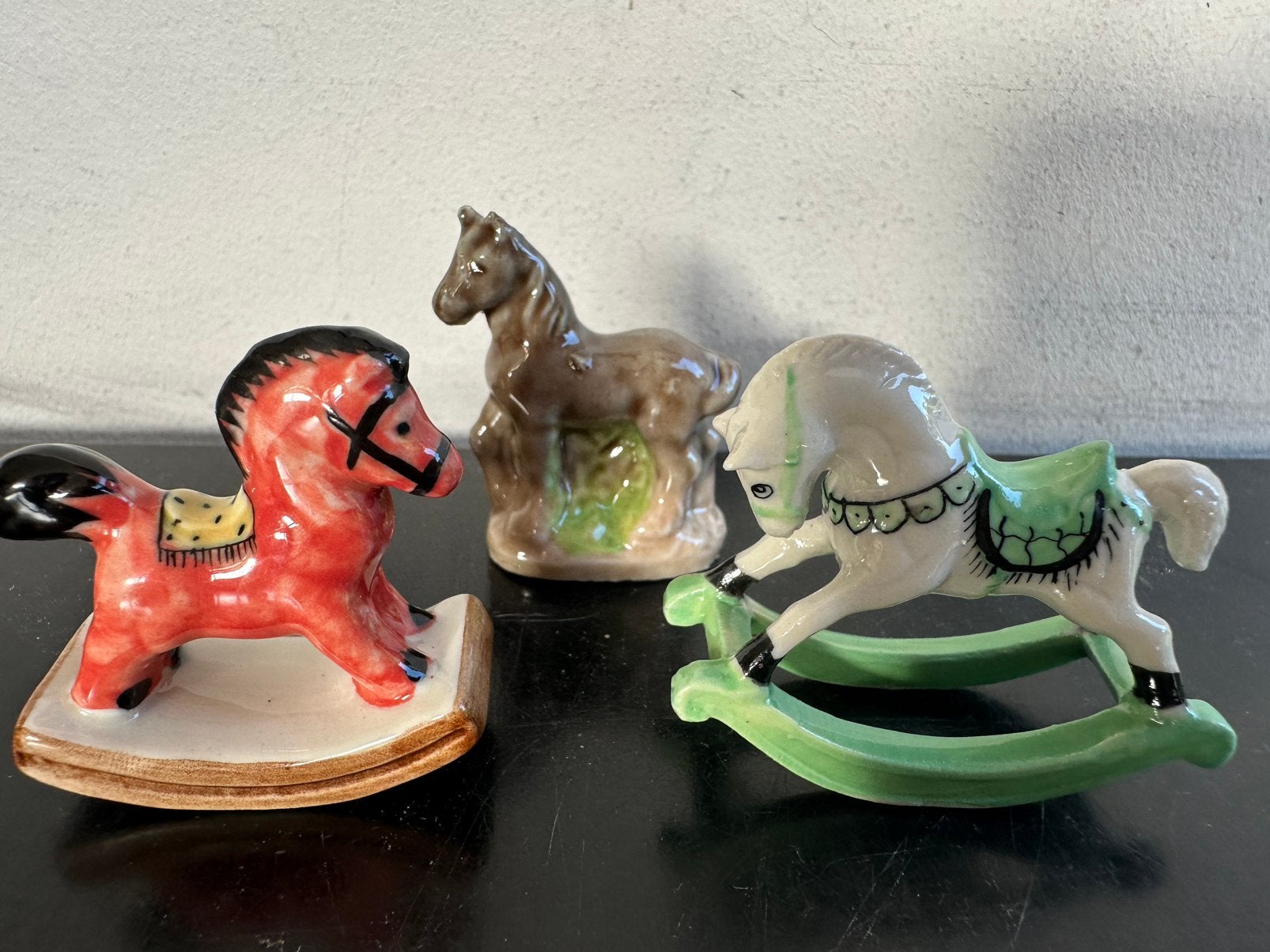 Wade porselein Paardje en andere 1 koop 4 cm H, Ophalen of Verzenden, Gebruikt