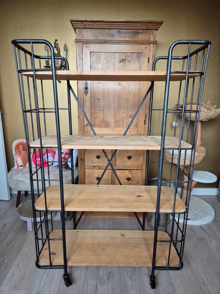 Sfeervolle industriële kast op wielen., Huis en Inrichting, Kasten | Kledingkasten, Ophalen, 25 tot 50 cm, 200 cm of meer