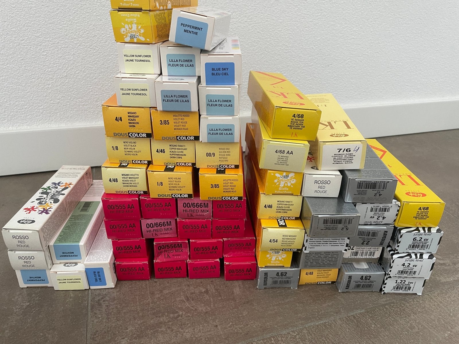 Professionele haarverf diverse merken - ca. 140 stuks, Ophalen of Verzenden, Zo goed als nieuw, Overige typen