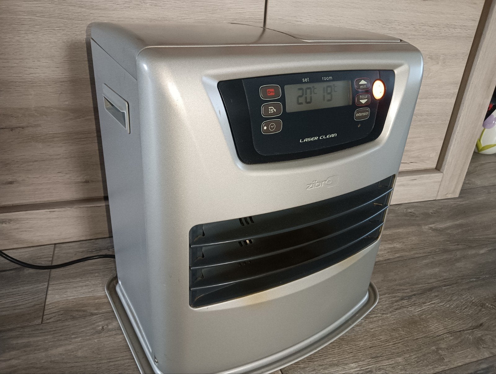 Zibro Laserkachel SRE 237 E - Goed werkende petroleumkachel, Ophalen, 30 tot 80 cm, Gebruikt, Kachel