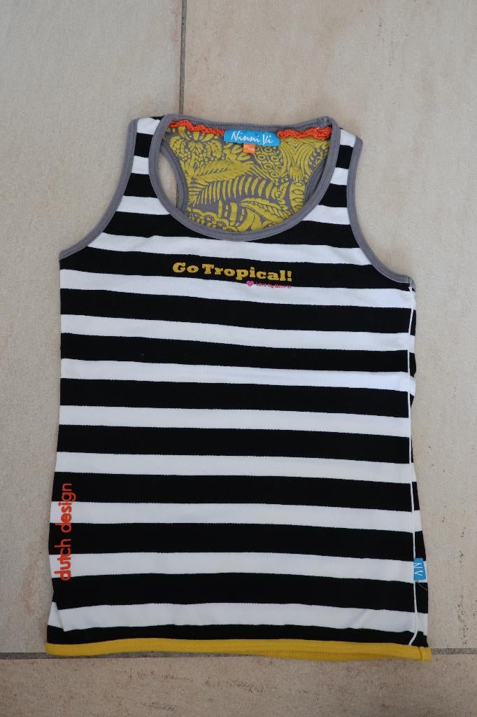 Nieuwstaat Ninni Vi shirtje zwart wit, Kinderen en Baby's, Kinderkleding | Maat 128, Meisje, Ninni Vi, Ophalen of Verzenden, Zo goed als nieuw