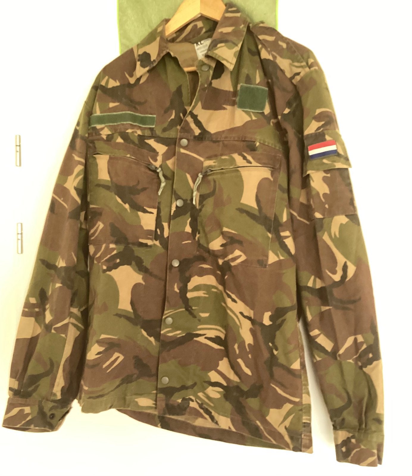 Leger jas/ blouse ,dik met drukknopen…mooi!, Ophalen of Verzenden, Landmacht, Nederland, Kleding of Schoenen