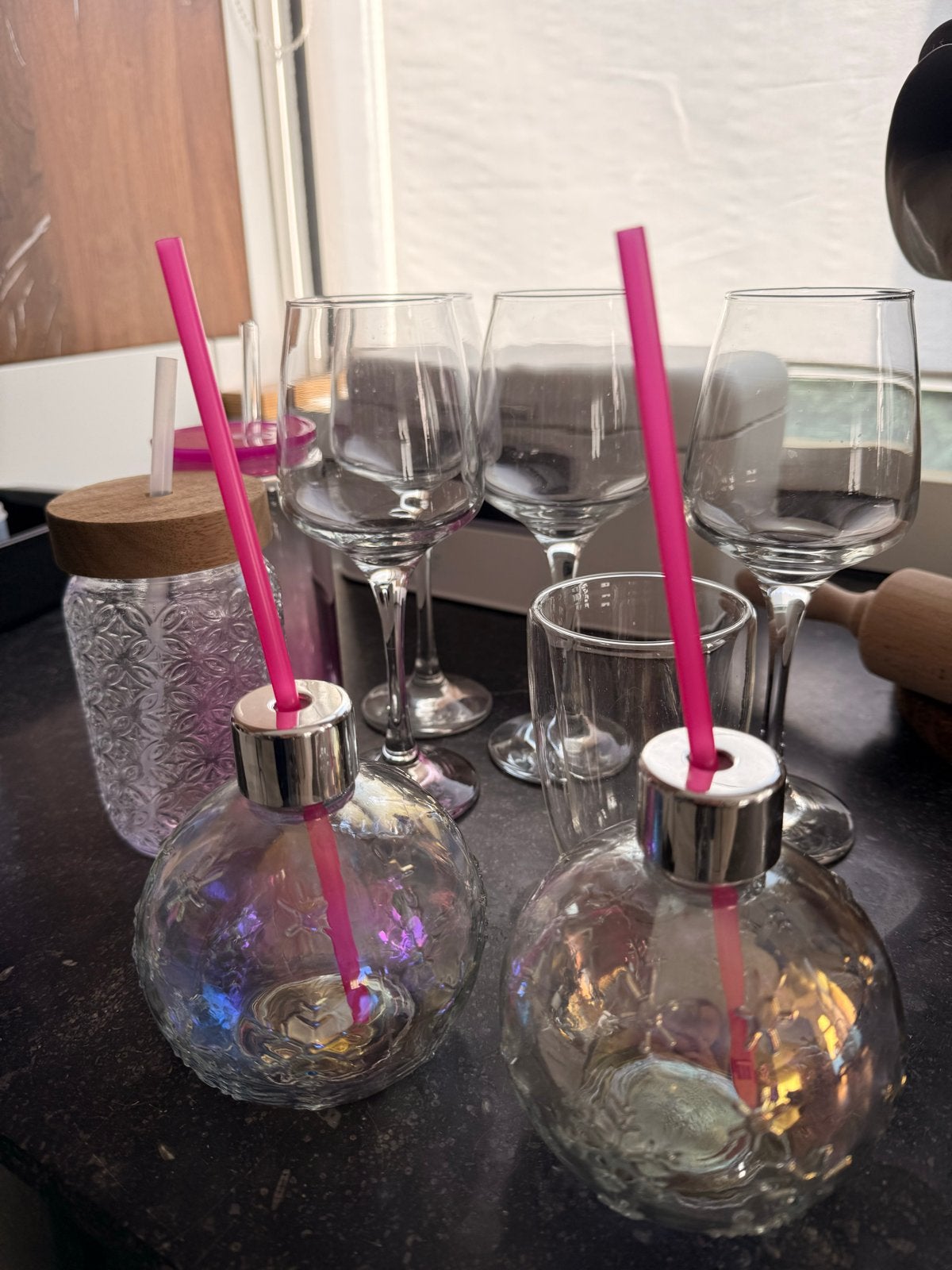 Diverse glazen en wijnglazen, Ophalen, Gebruikt, Glas, Meerkleurig