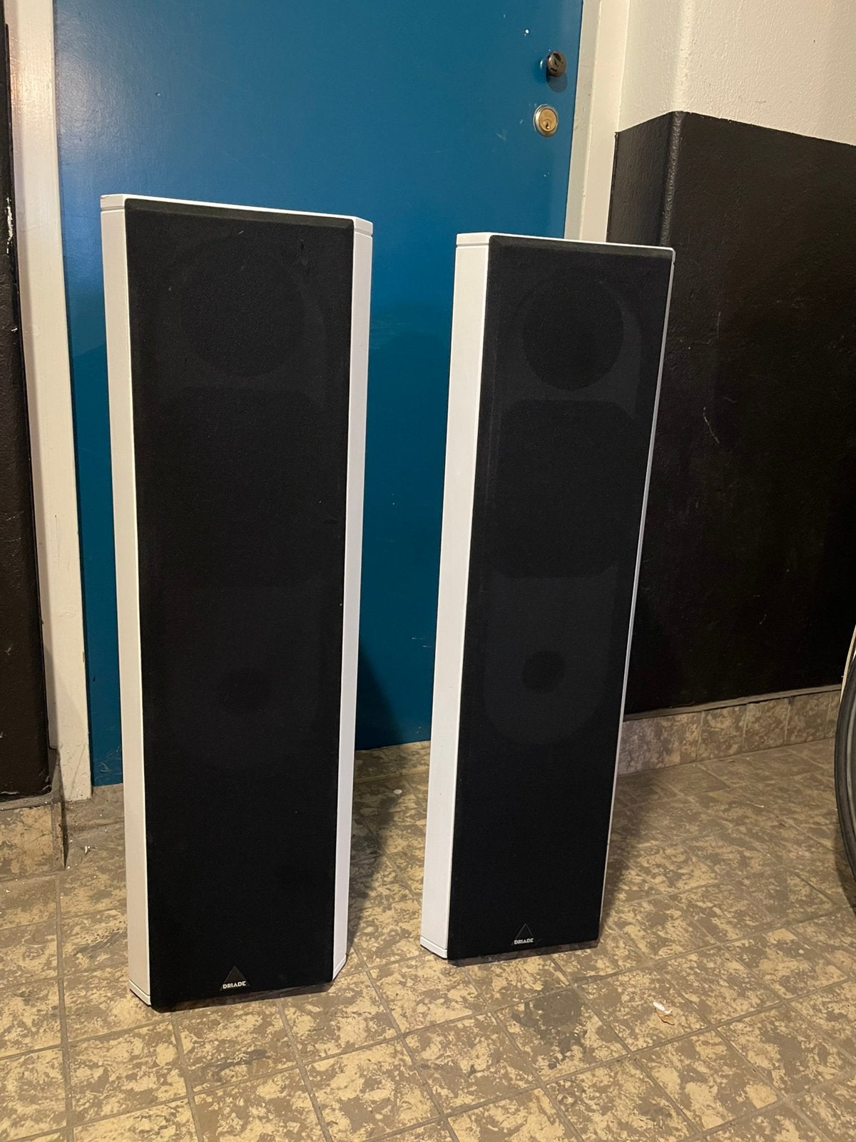 Driade model 7 - wit -, Audio, Tv en Foto, Vloerstaande luidspreker, Zo goed als nieuw, 60 tot 120 watt, Ophalen