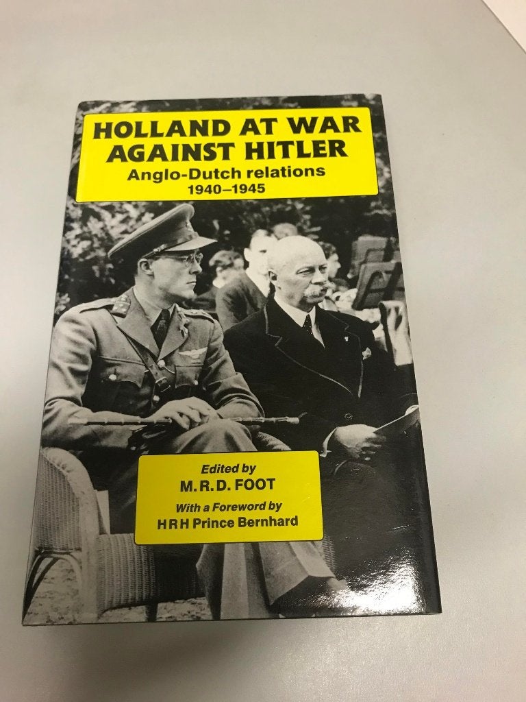 Holland at war against Hitler, Boeken, Ophalen of Verzenden, Tweede Wereldoorlog, Gelezen, Algemeen