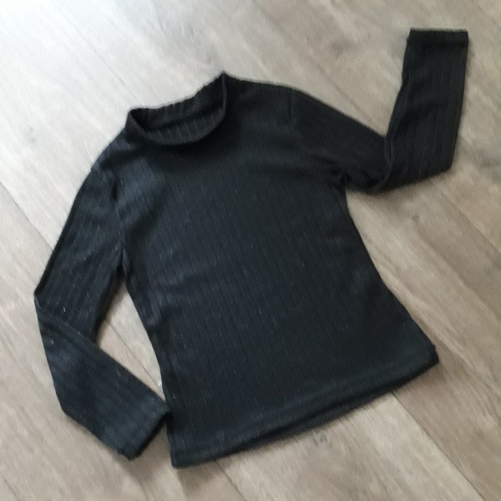 NIEUW zwart truitje mt. 140/146, Kinderen en Baby's, Ophalen of Verzenden, Nieuw, Meisje, Trui of Vest