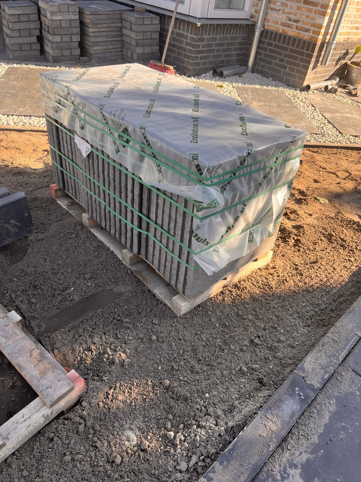 Nieuwe terrastegels en grind voor tuin of oprit, Ophalen, Nieuw, 10 m² of meer, Beton