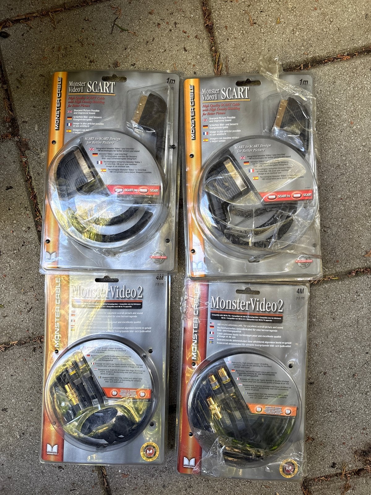 Monster Cable SCART en Video 2 kabels - Nieuw in verpakking, Audio, Tv en Foto, Ophalen of Verzenden, Nieuw, 2 tot 5 meter, Scartkabel