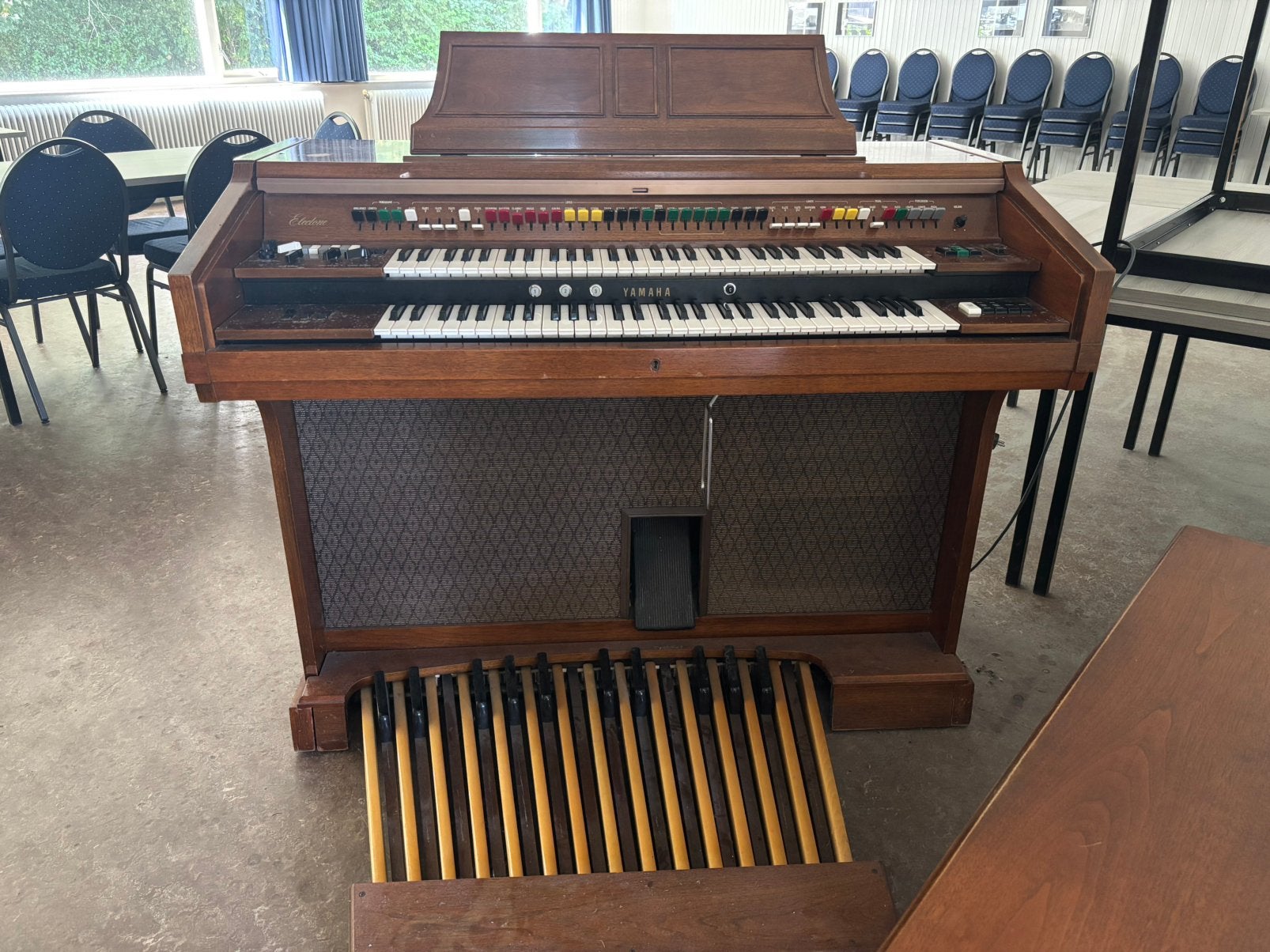 Elektrisch orgel, Ophalen