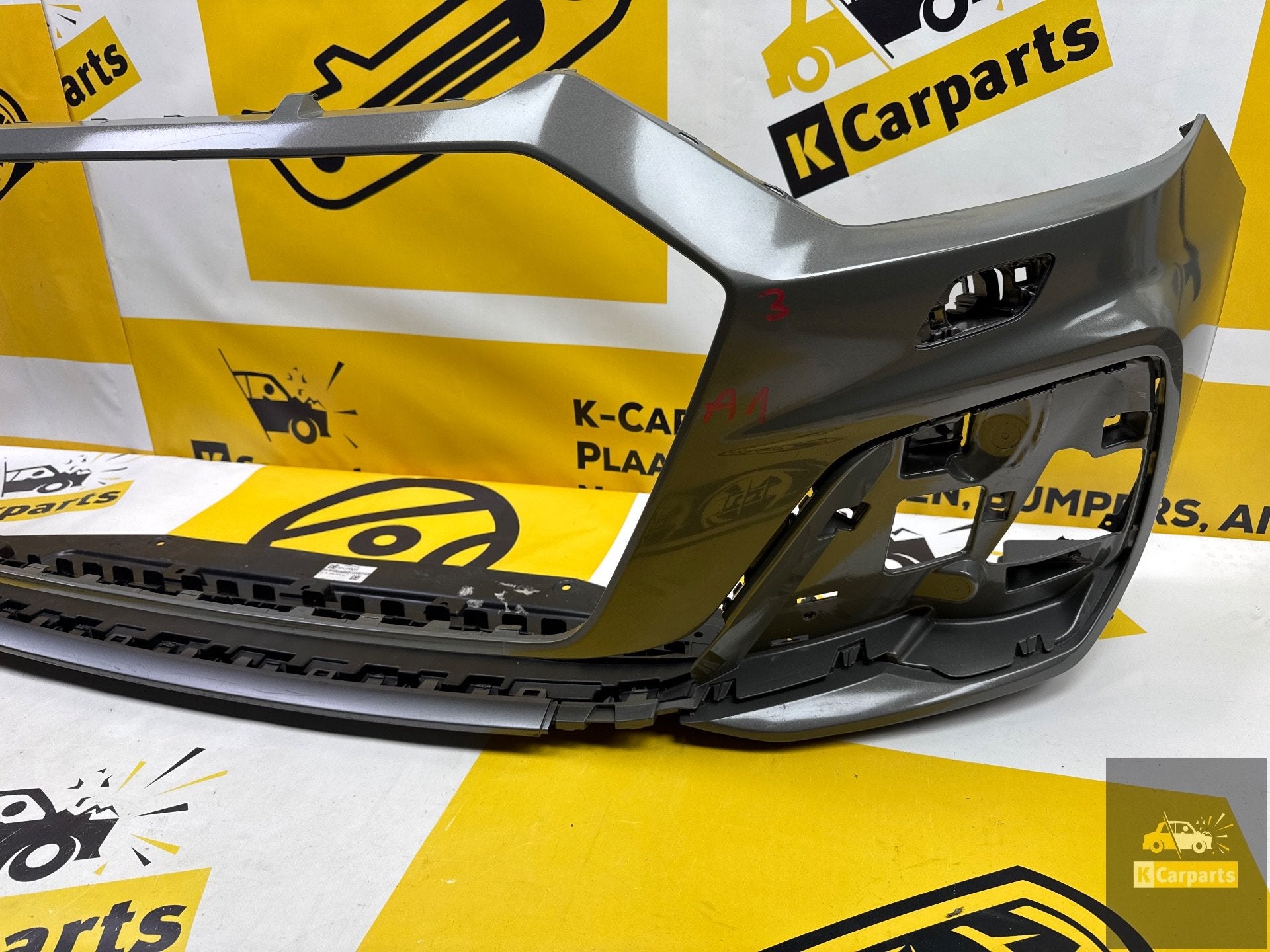 Audi A1 82A s line voorbumper Origineel 82A807437F, Gebruikt, Voor, AUDI AG, Auto-Union-Strasse 1
85045  Ingolstadt, DE