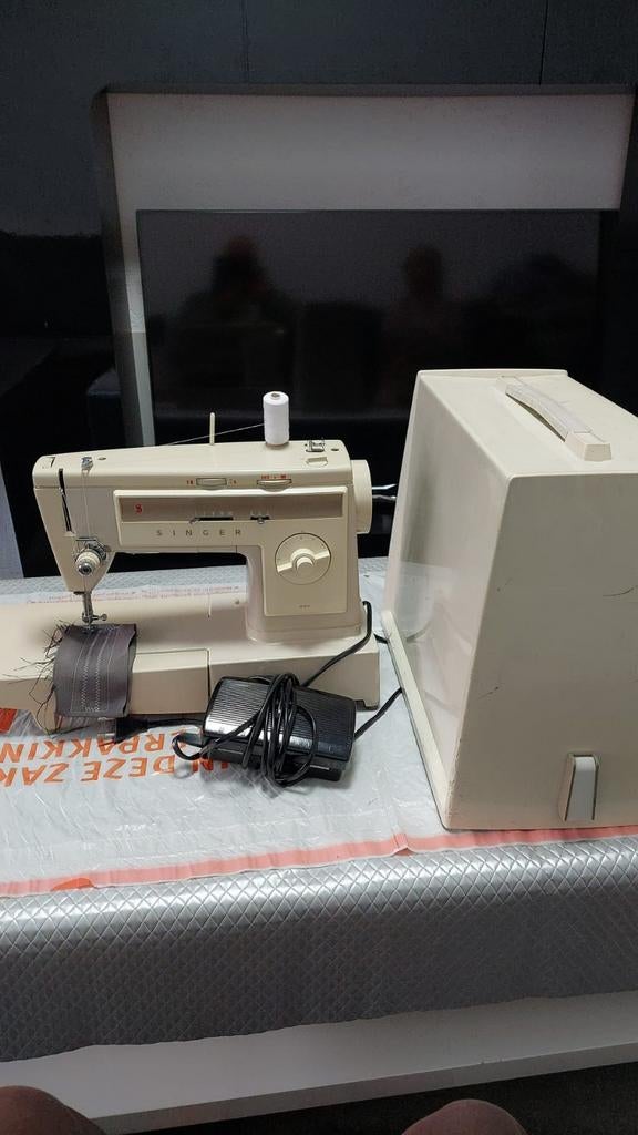 Singer naaimachine, Hobby en Vrije tijd, Naaimachines en Toebehoren, Ophalen, Zo goed als nieuw, Naaimachine, Singer