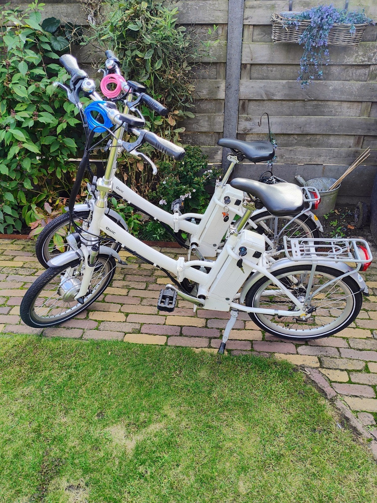 Te koop. 2 Quick ll 20 inch elektrische vouwfietsen.