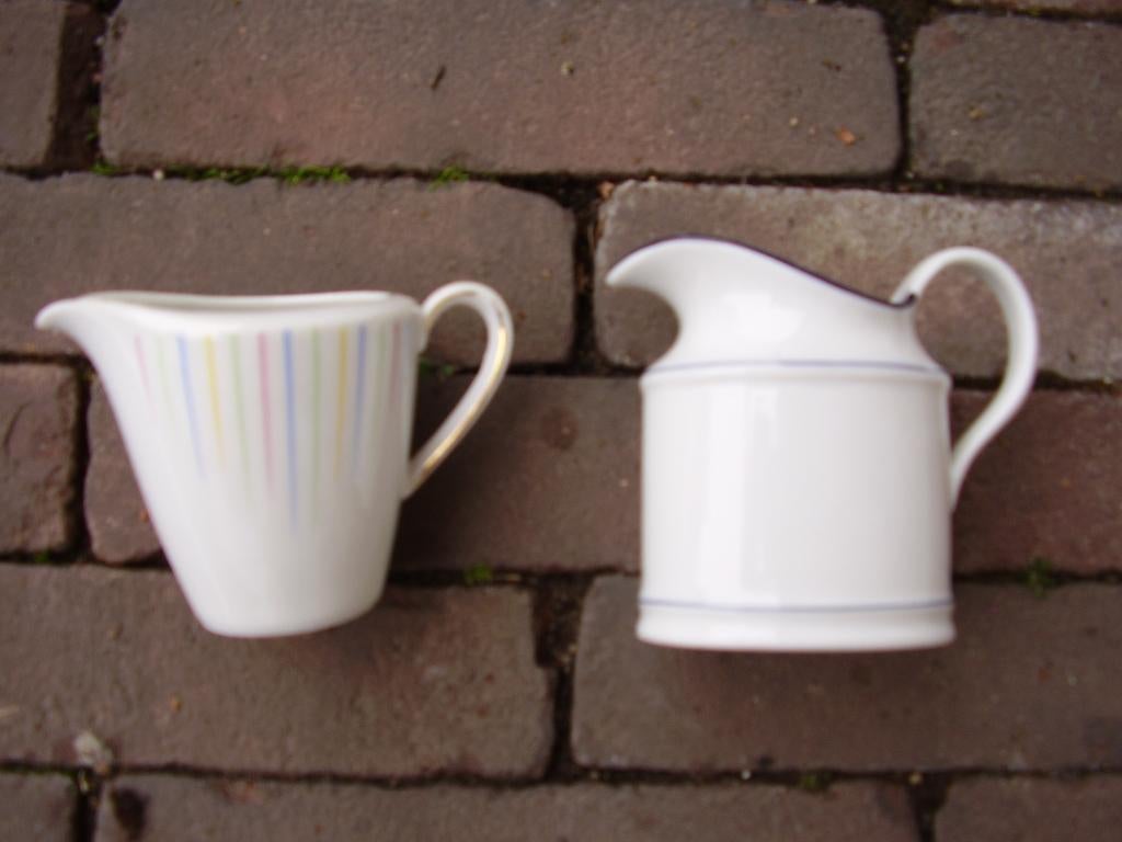 2 melkkannetjes, Ophalen of Verzenden
