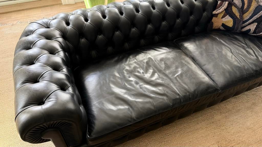 Poltrona Frau Chesterfield bank - Zwart leer, Ophalen, Gebruikt, Driepersoons, 200 tot 250 cm