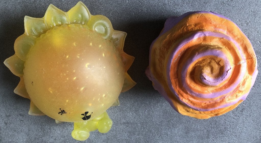 2 BIJZONDERE SQUISHIES, Verzamelen, Speelgoed, Ophalen of Verzenden, Zo goed als nieuw