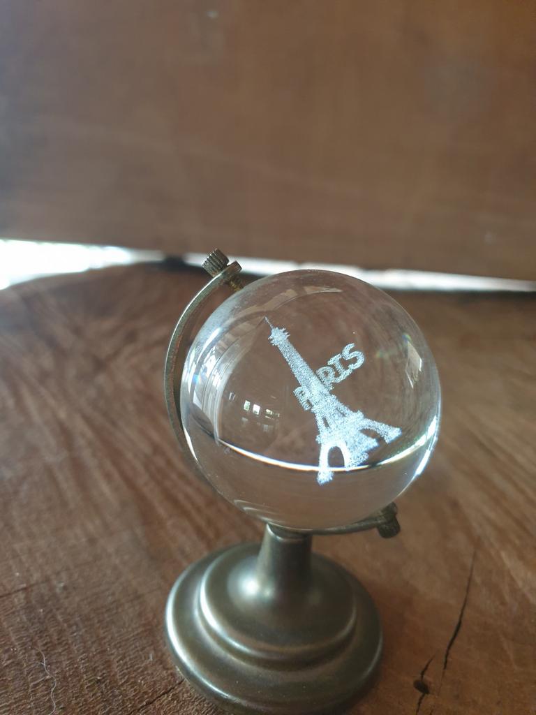Glazen bol met Eiffeltoren - Parijs souvenir, Ophalen of Verzenden, Gebruikt