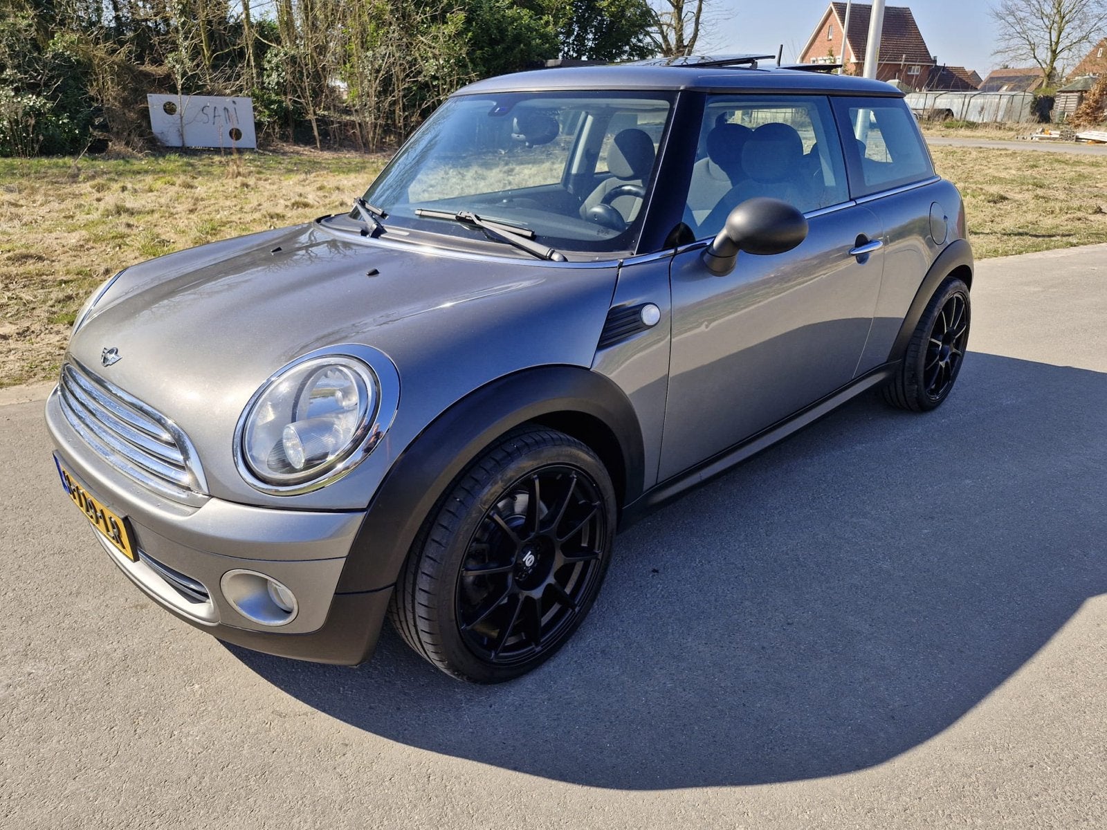 Mini (r56) 1.6 75pk 2010 Grijs APK tot 09-03-2027, Auto's, Voorwielaandrijving, 4 cilinders, 4 stoelen, 19 km/l
