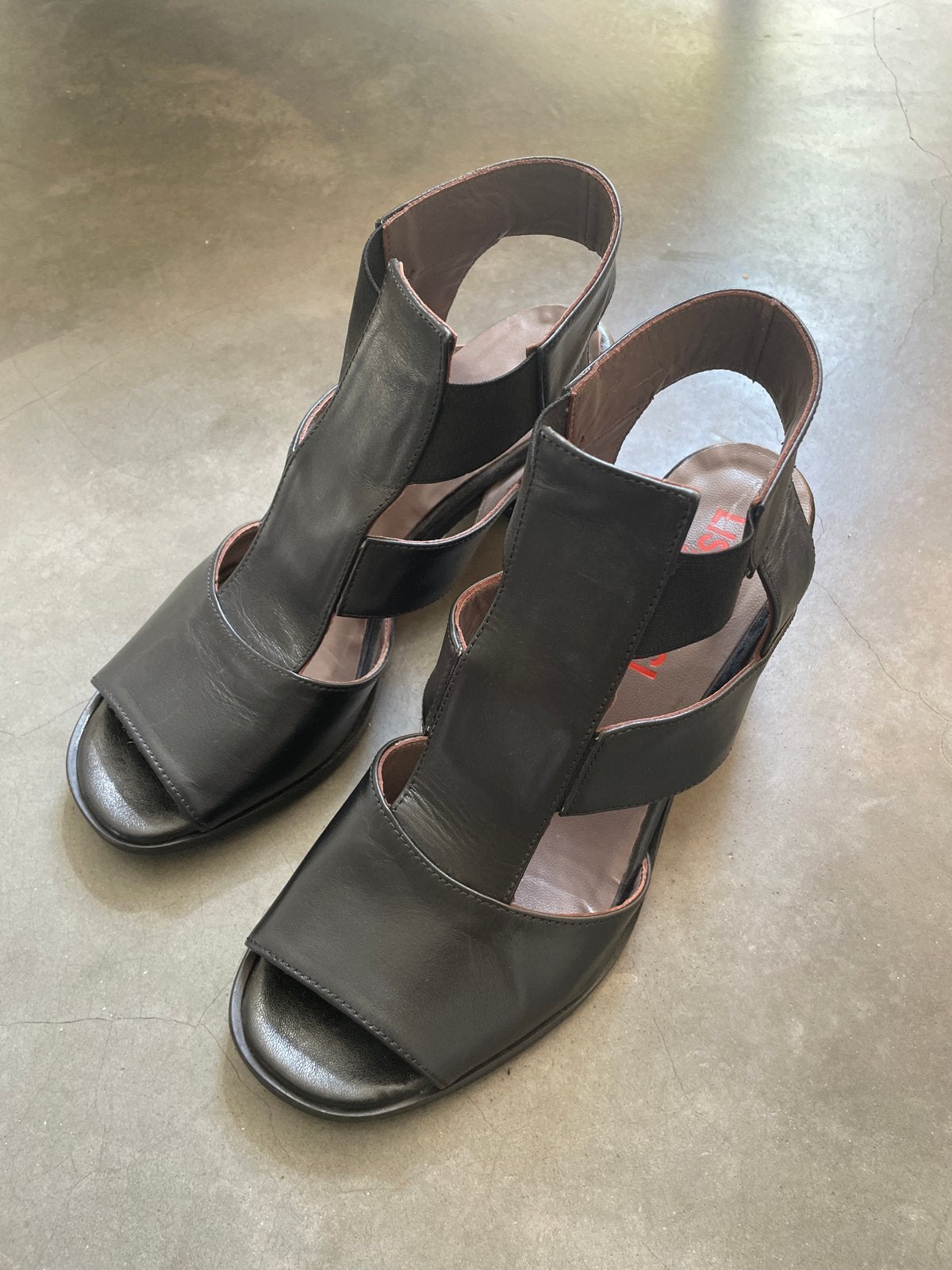 Lisa Tucci Zwarte Leren Sandalen met Hak, Zwart, Zo goed als nieuw, Sandalen of Muiltjes, Ophalen of Verzenden