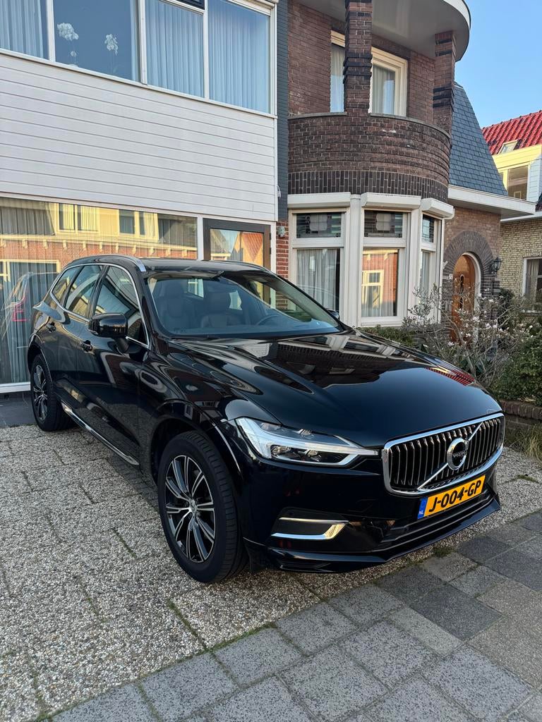 Volvo XC60 T4 Inscription 190pk Geartronic 2019 Zwart, Auto's, 1969 cc, Zwart, 14 km/l, XC60
