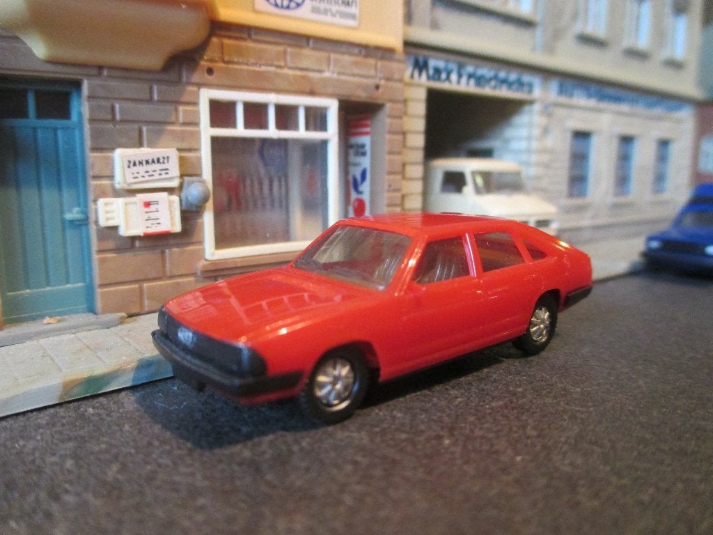 Audi 100 C2 Avant - Herpa rood, Ophalen of Verzenden, Gebruikt, Auto, Herpa