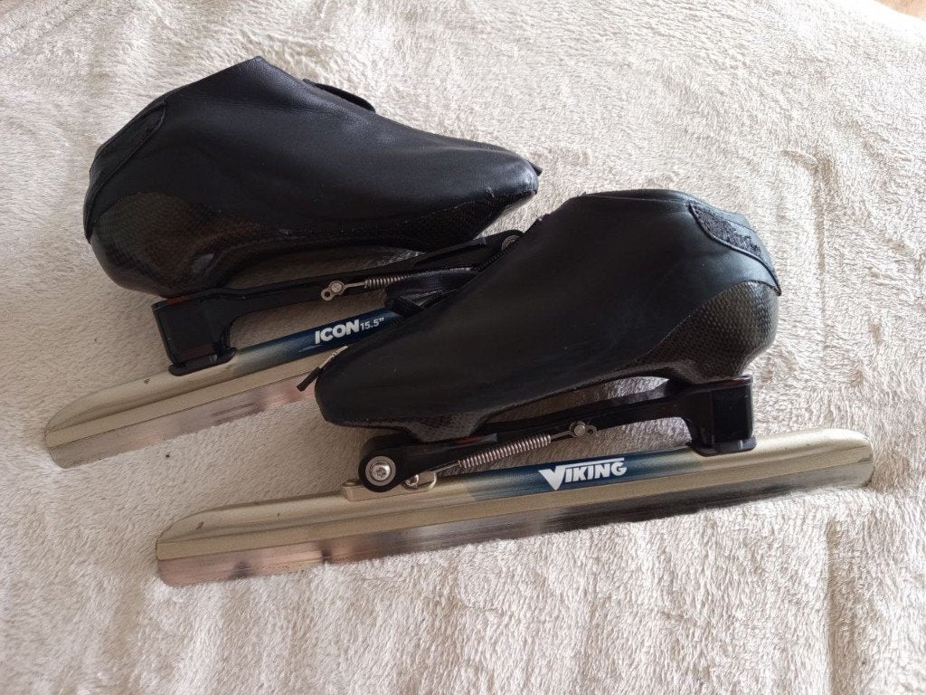 Klapschaatsen: Bont schoenen (mt 36) met Viking ijzers, Sport en Fitness, Schaatsen, Gebruikt, Verzenden, Noren, Viking