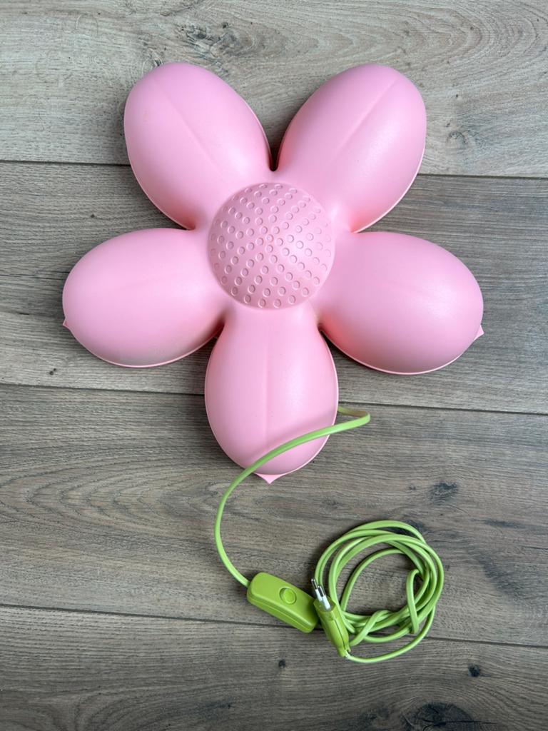 IKEA Smila Blomma roze bloem wandlamp (Vintage) Kinderkamer, Ophalen of Verzenden, Gebruikt, Kunststof