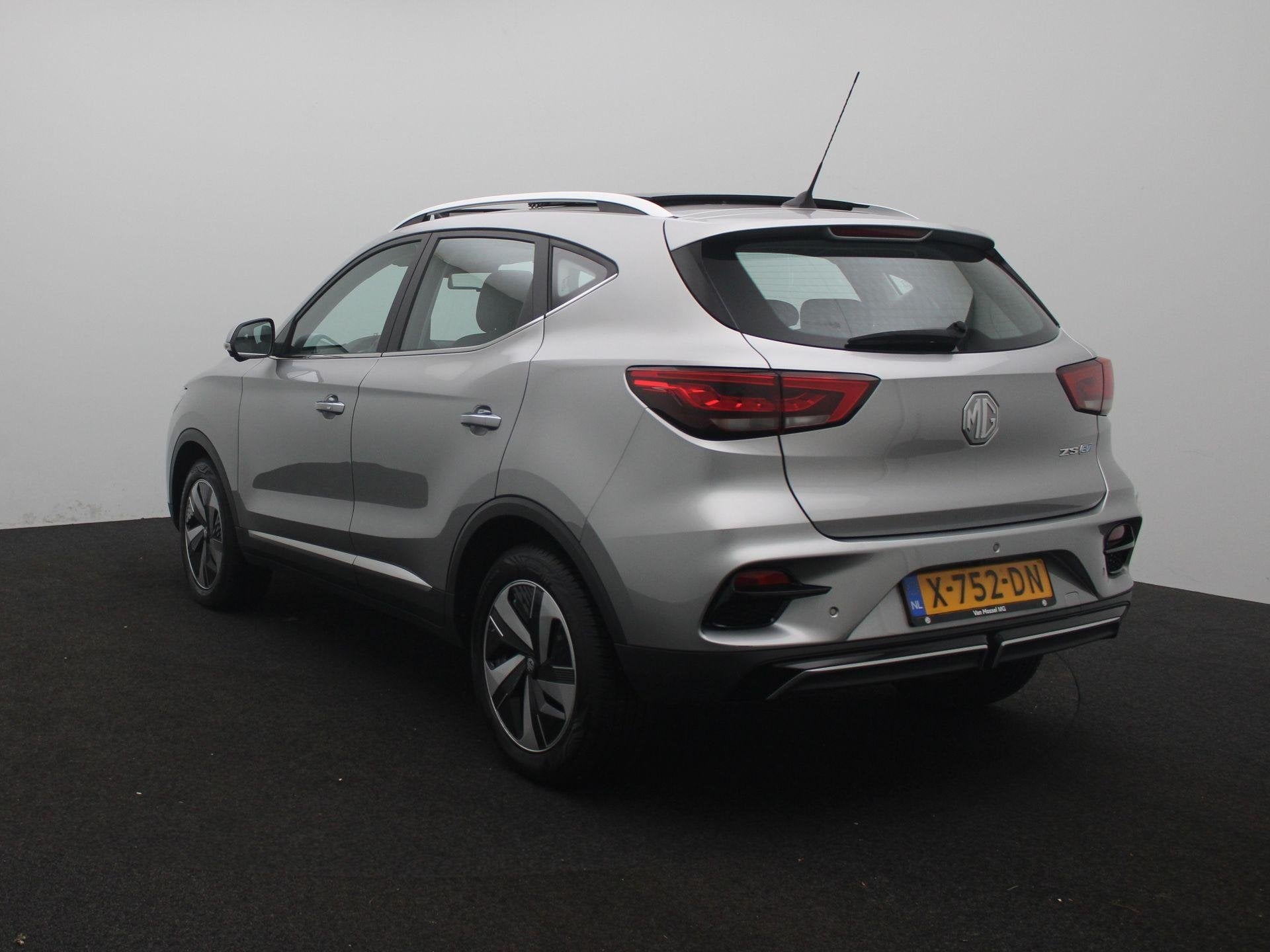 MG ZS EV Long Range Luxury 70 kWh | Panoramadak | Apple Carp, Auto's, 12 maanden, Gebruikt, ZS, Origineel Nederlands