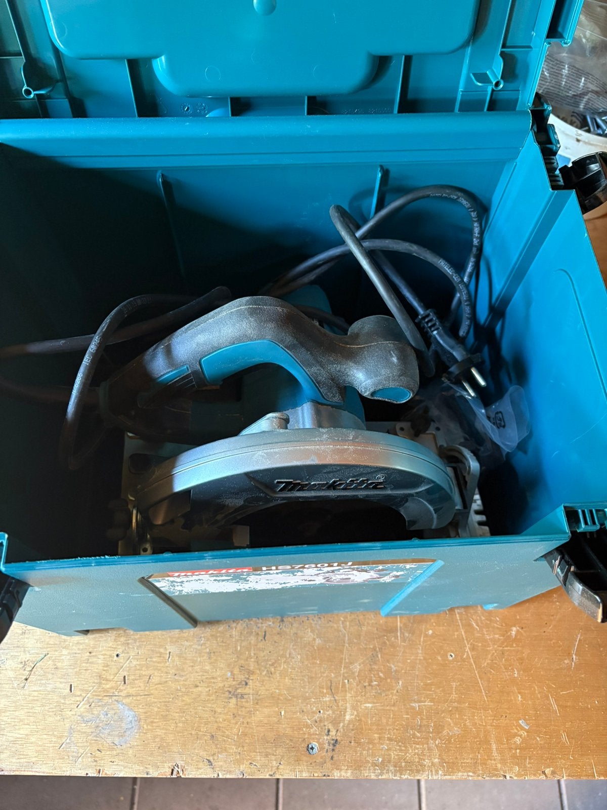 Makita HS7601, Ophalen, Cirkelzaag, Zo goed als nieuw, 30 tot 70 mm