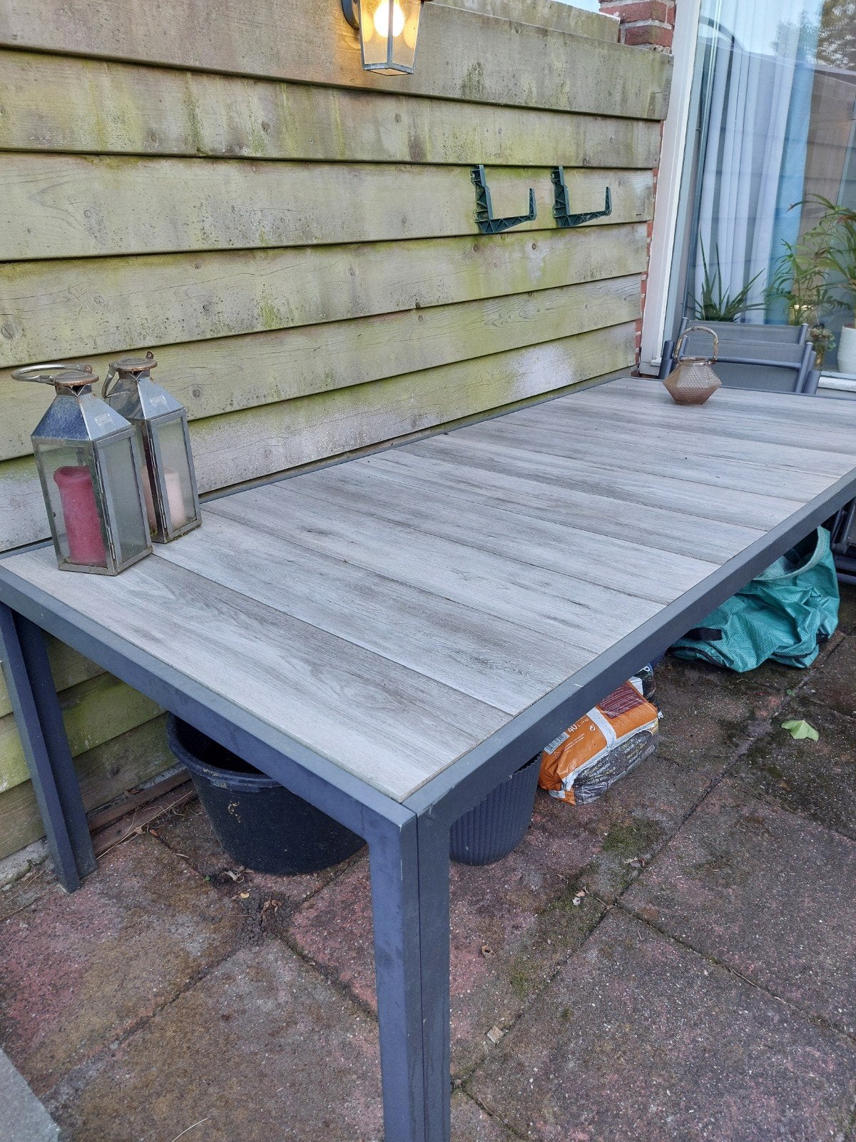 Grote tuintafel met ceramische tegels, Tuin en Terras, Ophalen, Gebruikt, Rechthoekig, Metaal