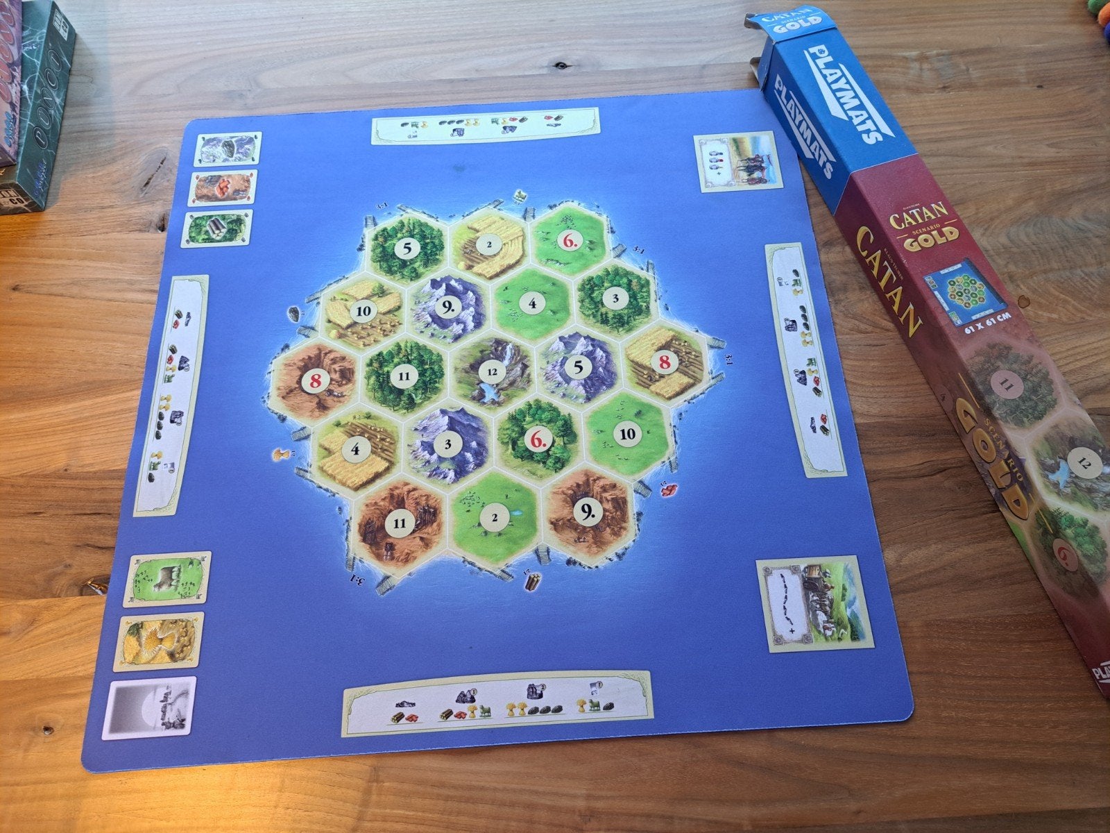 Catan Gold Playmats - Uitbreiding voor Catan, Drie of vier spelers, Ophalen of Verzenden, Zo goed als nieuw, Playmats
