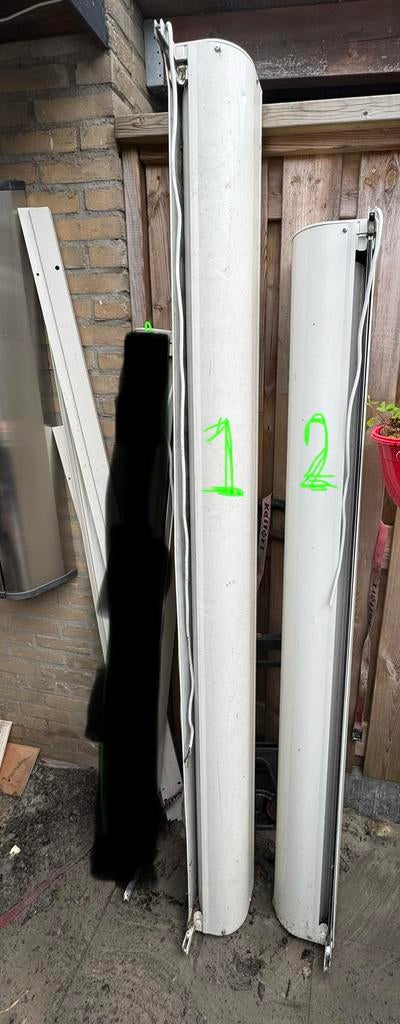 2 rolluiken (elektrisch), Ophalen, Zo goed als nieuw, Wit, 200 cm of meer