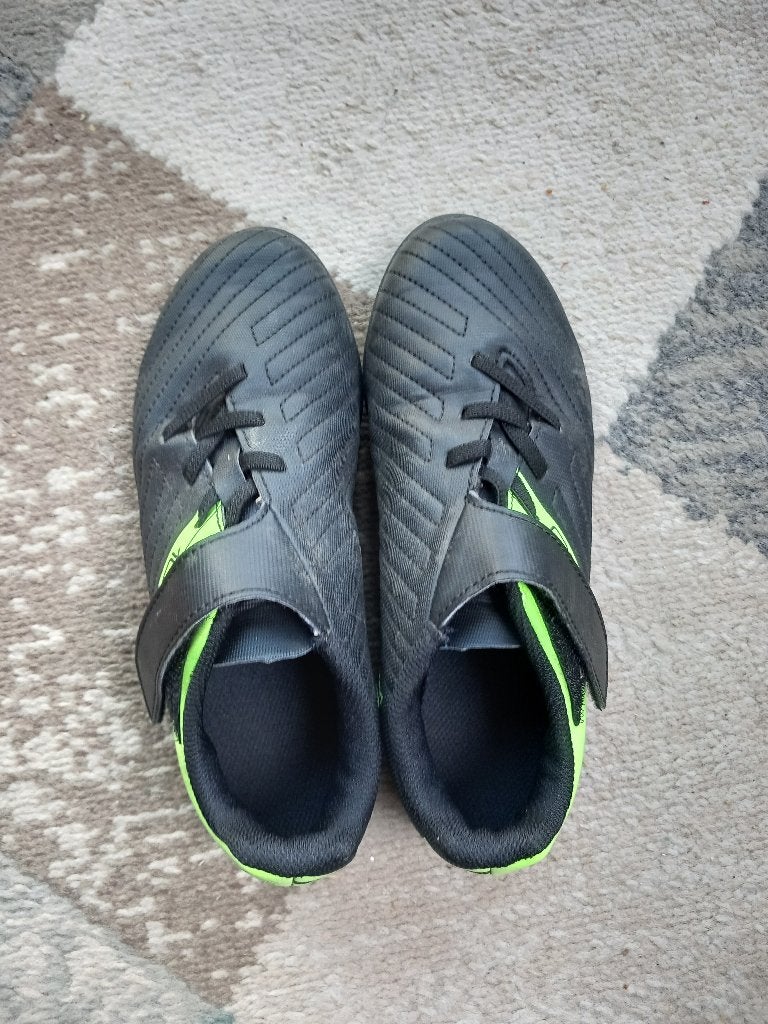 Voetbalschoenen maat 34, Maat XS of kleiner, Schoenen, Ophalen of Verzenden, Zo goed als nieuw