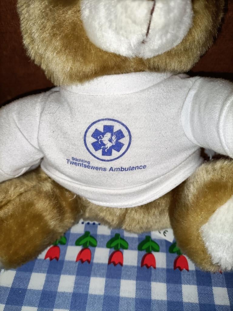 Stichting Twentsewens ambulance Twente wens beer knuffel, Ophalen of Verzenden, Gebruikt, Stoffen beer, Overige merken
