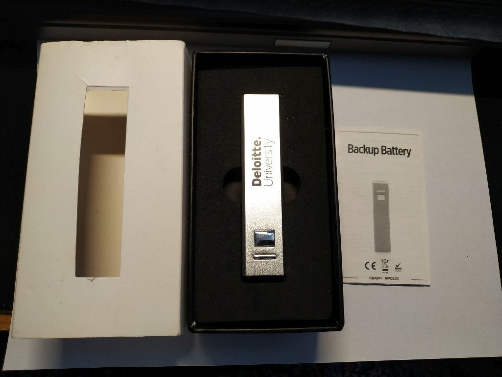 Powerbank 2200 mAh, Ophalen of Verzenden, Zo goed als nieuw