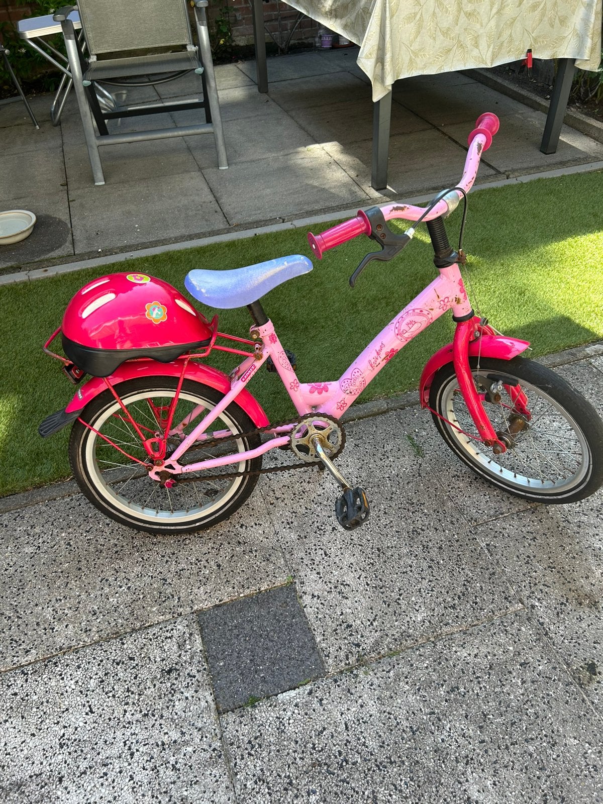 Kinder  fietsje met helmpje, Fietsen en Brommers, Fietsen | Kinderfietsjes, Ophalen of Verzenden, Zo goed als nieuw, Terugtraprem