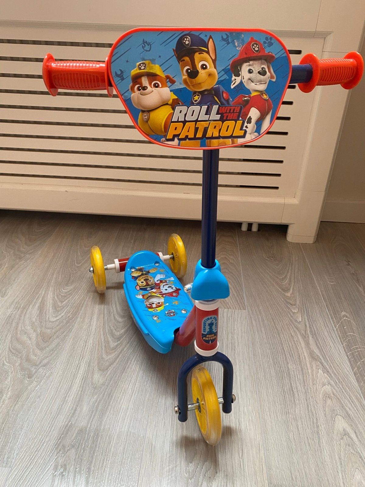 Paw Patrol Step - Ideaal voor jonge avonturiers!, Fietsen en Brommers, Ophalen, Gebruikt, Gewone step