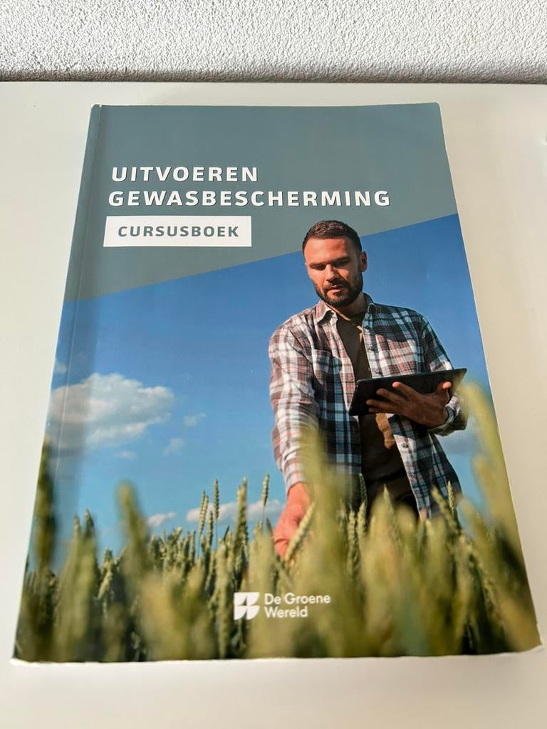 Schoolboek uitvoeren gewasbescherming, Boeken, Ophalen of Verzenden, Zo goed als nieuw, Overige niveaus