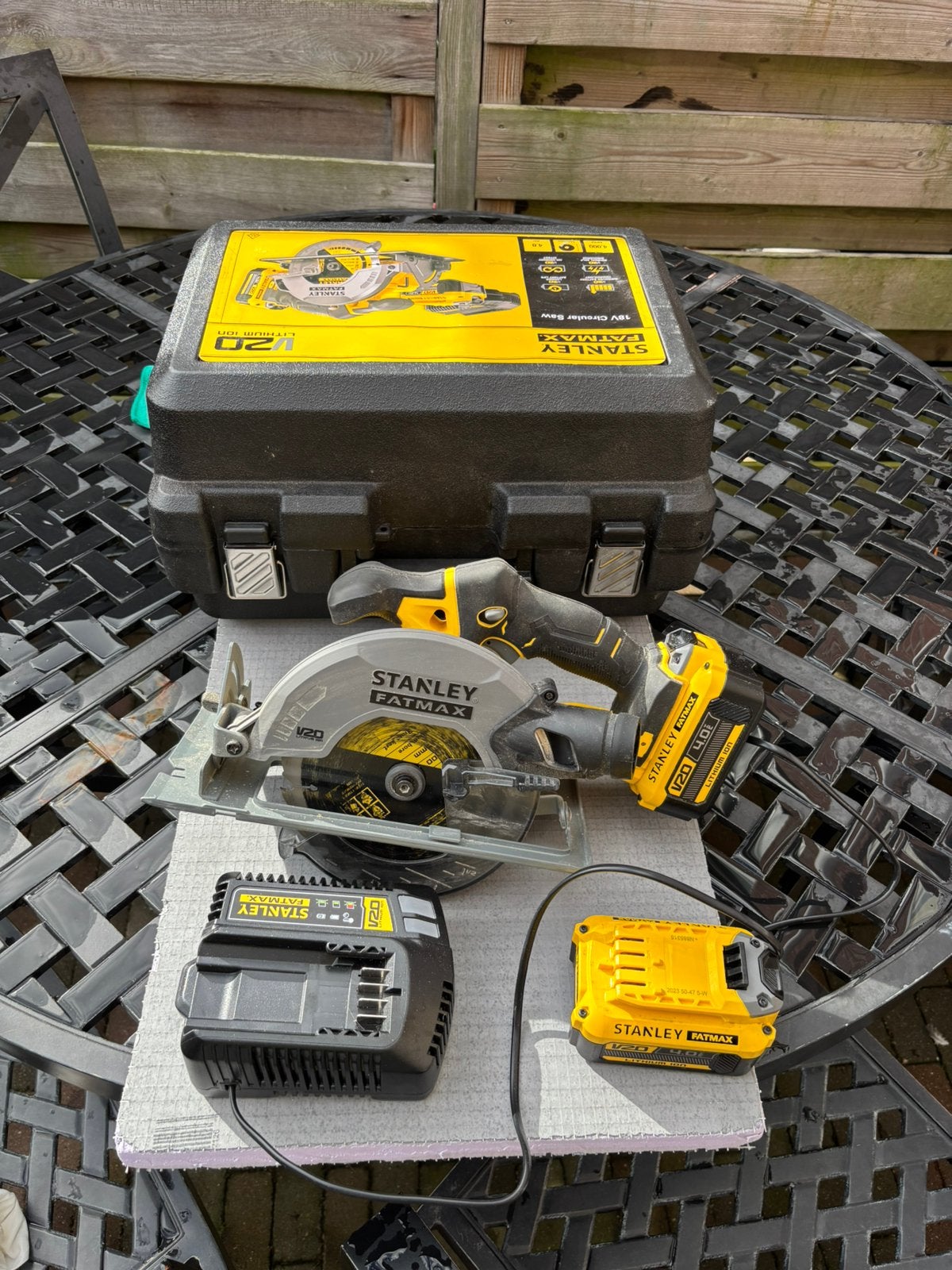 Stanley Fatmax accu cirkelzaag in koffer compleet, Cirkelzaag, Ophalen of Verzenden, Zo goed als nieuw, 30 tot 70 mm