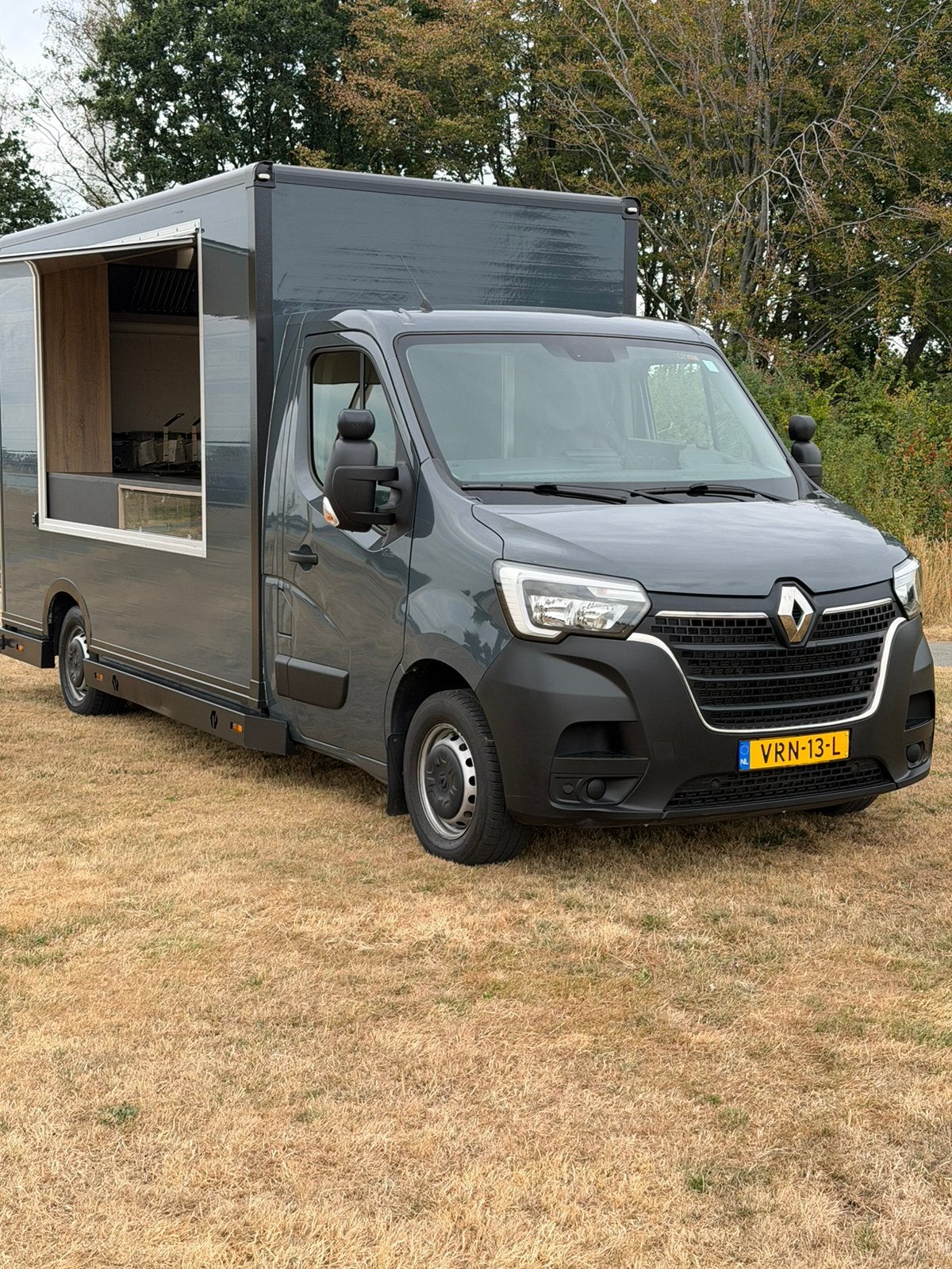 Food truck Renault master., Automaat, Achterwielaandrijving, 4 cilinders, Elektrische ramen