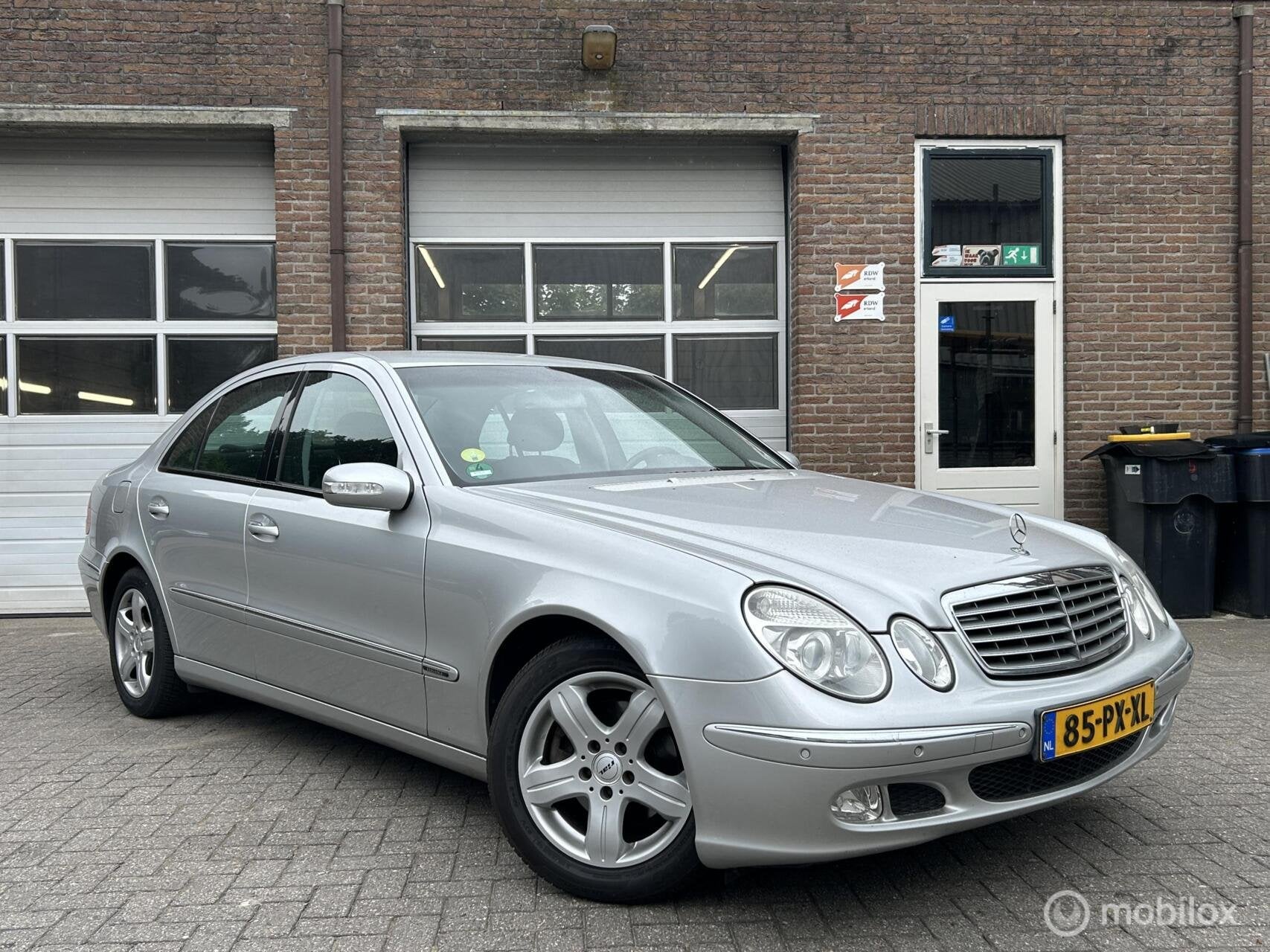 Mercedes E-klasse 200 K. Elegance | Nette auto! | BTW auto, Auto's, Automaat, Gebruikt, Zwart, 4 cilinders