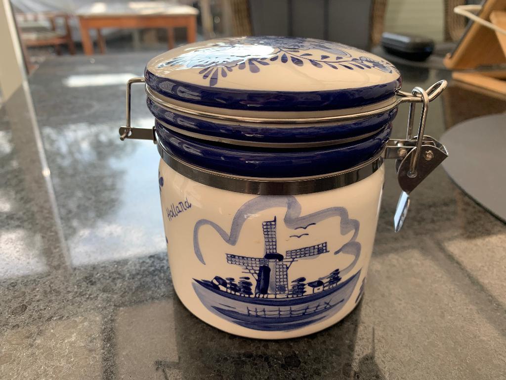 Blauw-Wit suikerpot met Holland erop, Huis en Inrichting, Overige typen, Nieuw, Ophalen of Verzenden, Overige stijlen
