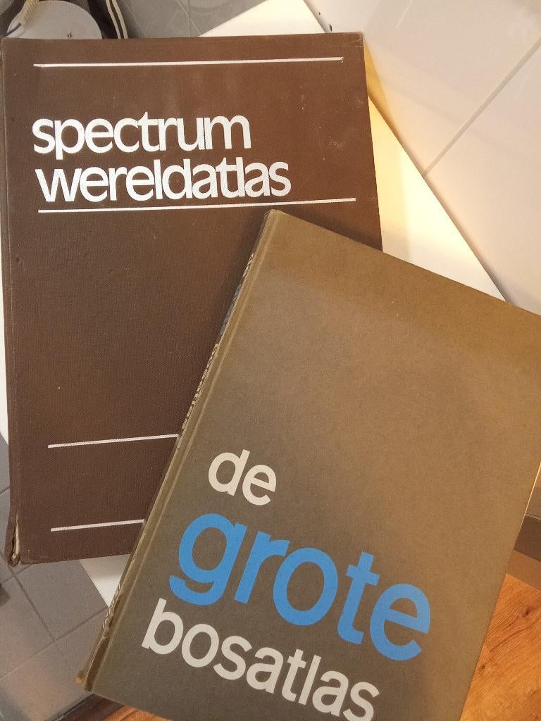 Atlas set incl. Register - Spectrum & Grote Bosatlas (71/78), Boeken, Gelezen, Bosatlas, 2000 tot heden, Ophalen of Verzenden