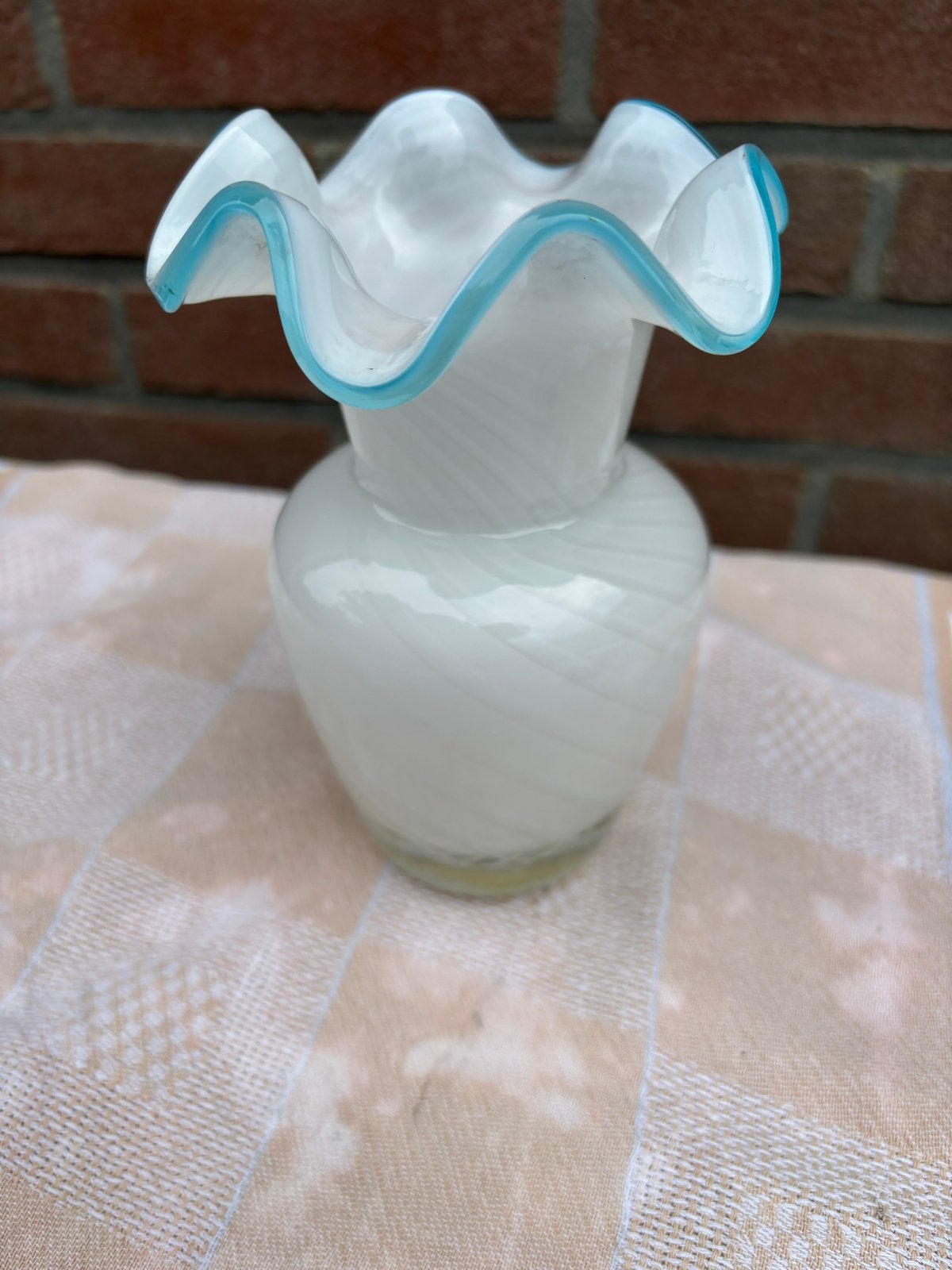 Murano vaas wit met blauwe rand, Antiek en Kunst, Antiek | Vazen, Ophalen of Verzenden