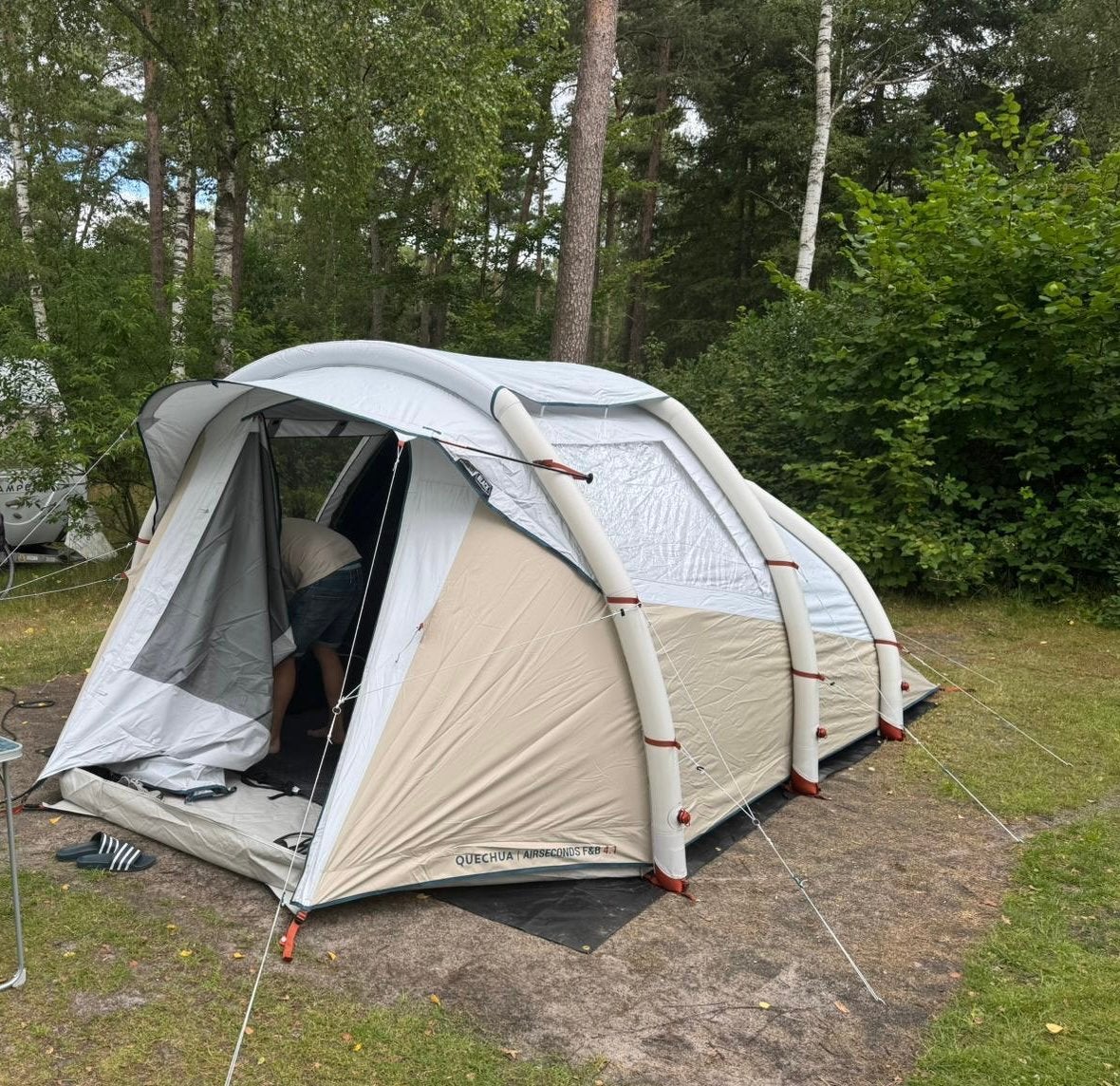 QUECHUA Opblaasbare tent 4 personen met luifel, Ophalen, Zo goed als nieuw, Tot en met 4