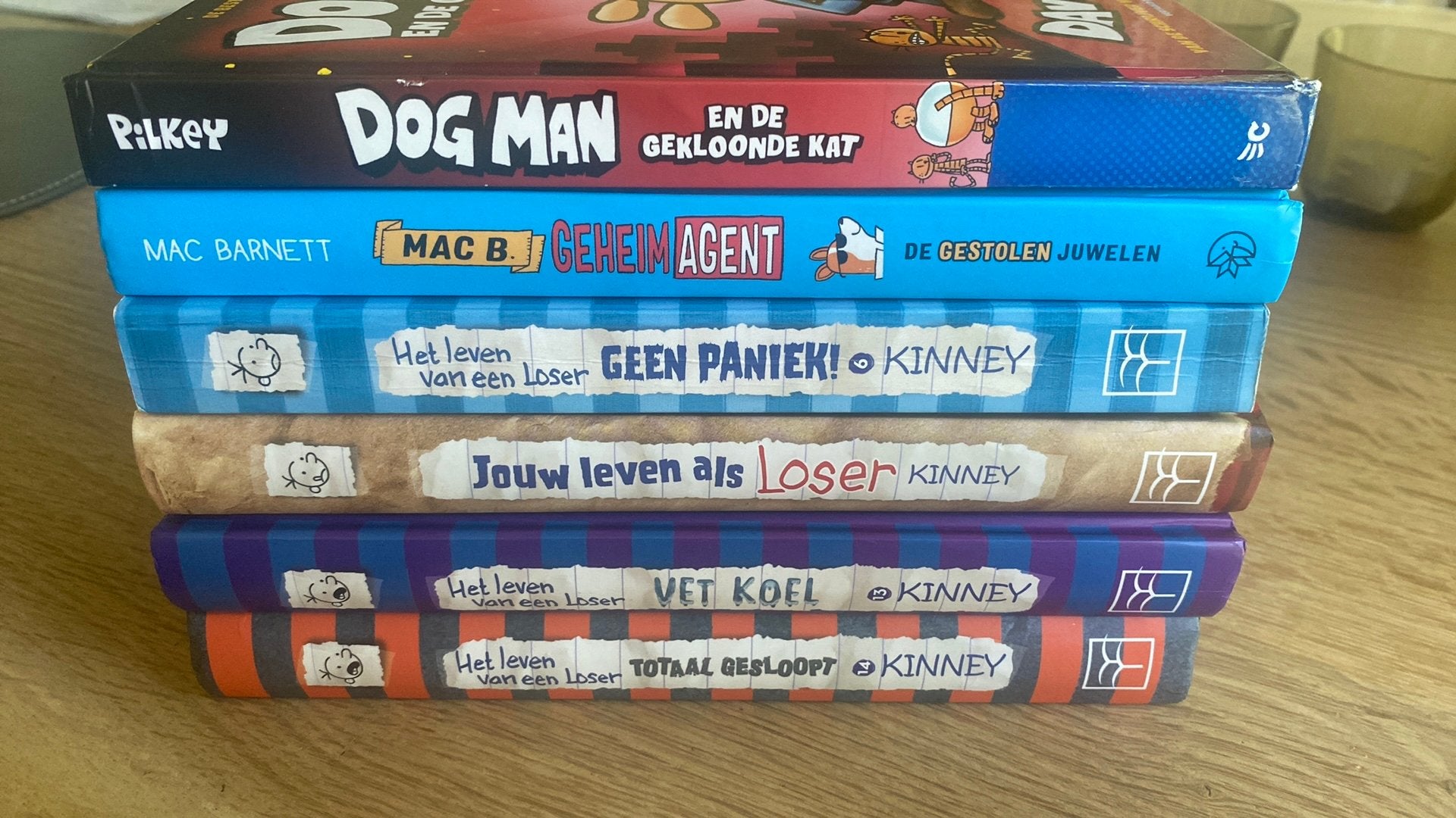Stapel boeken (6 stuks) dogman, loser, geheim agent, Ophalen of Verzenden, Zo goed als nieuw