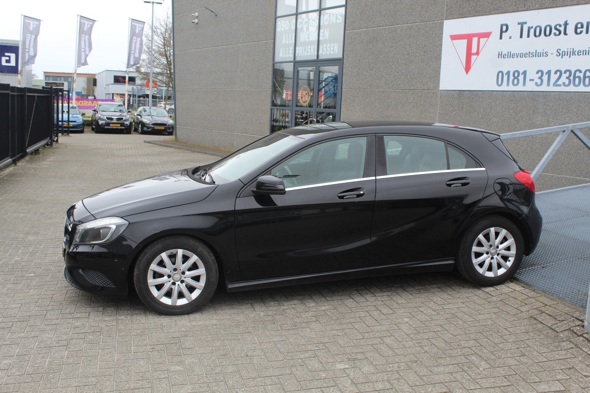 Mercedes-Benz A-Klasse 180 Ambition MEENEEMPRIJS/HANDELSPRIJ, Auto's, Voorwielaandrijving, Stof, Gebruikt, 4 cilinders