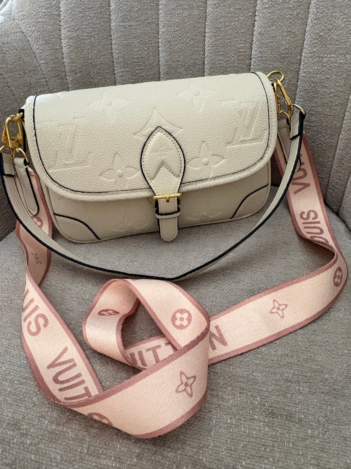 Louis Vuitton Diane creme, Ophalen of Verzenden, Zo goed als nieuw, Beige, Schoudertasje