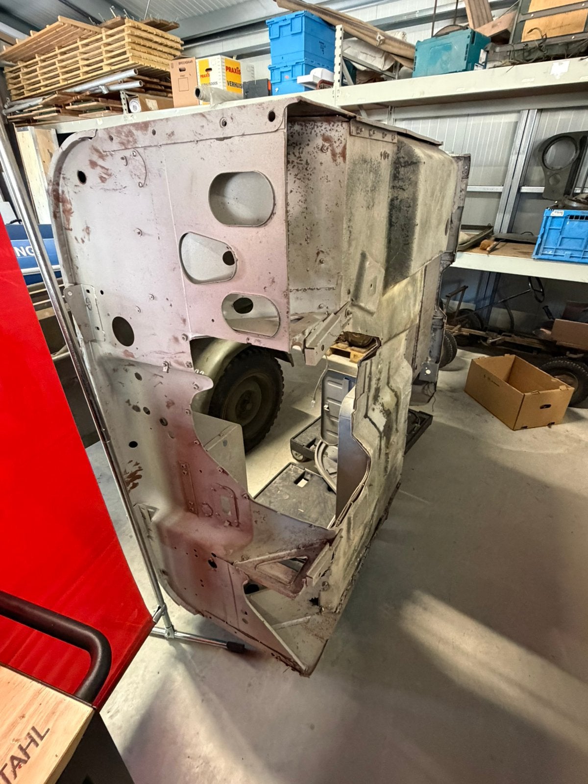 Nekaf body, Ophalen, Landmacht